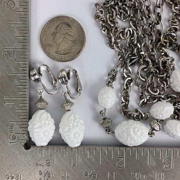 Vintage 1960s Signed Sarah Coventry Necklace Earrings Set White Resin Bead Mod - Picture 10 of 12